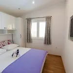 Anita-luxury Three Bedroom With Terrace Split