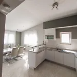 Anita-luxury Three Bedroom With Terrace Apartament *