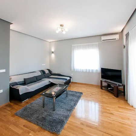 Anita-luxury Three Bedroom With Terrace Apartament