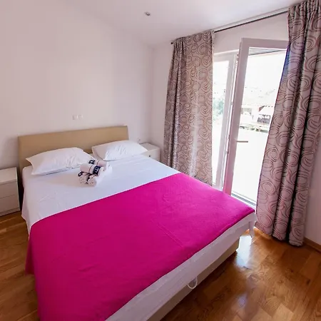 Anita-luxury Three Bedroom With Terrace *