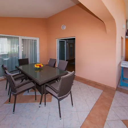 Anita-luxury Three Bedroom With Terrace Apartment *