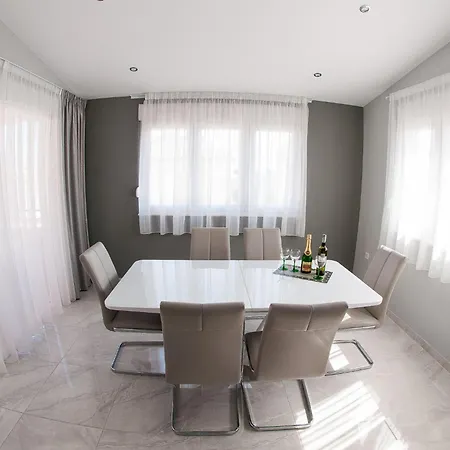 Apartment Anita-luxury Three Bedroom With Terrace